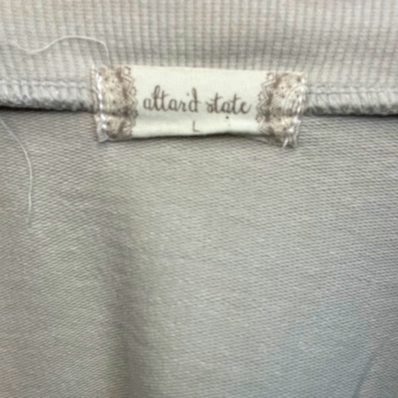 Altar’d State cream bell sleeve ruffled blouse - Picture 4 of 4